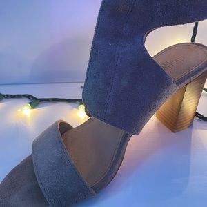 Purple charlotte russe heel tie in the front